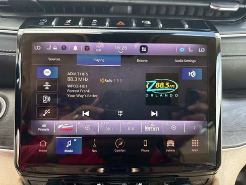 Used 2022 Jeep Grand Cherokee L Limited w/ Luxury Tech Group II AWD/4WD image 31