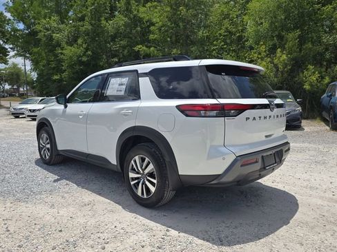 New 2026 Nissan Pathfinder SL FWD image 6