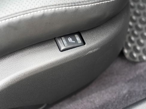 Used 2014 Nissan GT-R Premium image 32