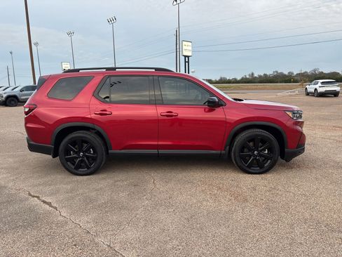 Used 2025 Honda Pilot Black Edition image 6