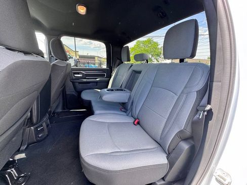 Used 2024 RAM 2500 Big Horn w/ Protection Group AWD/4WD image 17