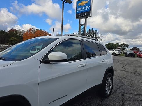 Used 2019 Jeep Cherokee Latitude w/ Cold Weather Group image 30