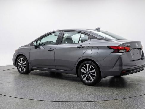 Used 2025 Nissan Versa SV image 6