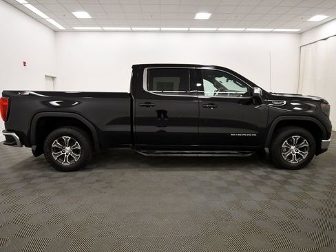 Used 2022 GMC Sierra 1500 SLE w/ X31 Off-Road Package AWD/4WD image 9