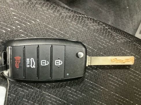 Certified 2018 Kia Rio S image 25