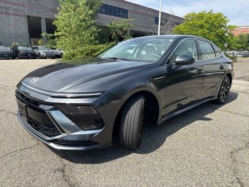 Used 2024 Hyundai Sonata SEL AWD/4WD image 3
