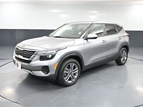 Used 2021 Kia Seltos LX image 10