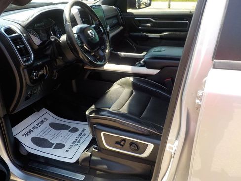 Used 2019 RAM 1500 Laramie w/ Sport Appearance Package AWD/4WD image 12