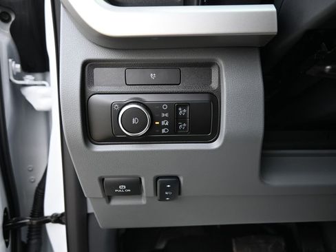 Used 2024 Ford F550 2WD SuperCab Super Duty w/ XLT Value Package image 70