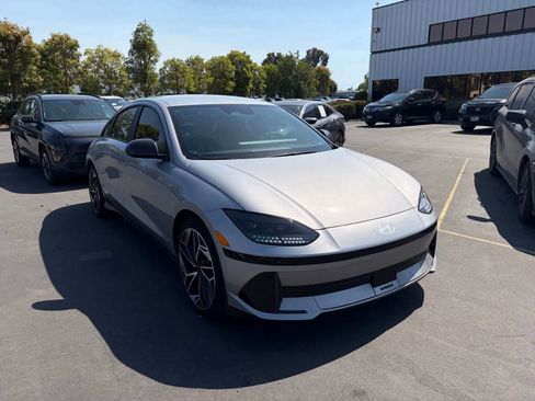Used 2023 Hyundai Ioniq 6 SEL AWD/4WD image 2