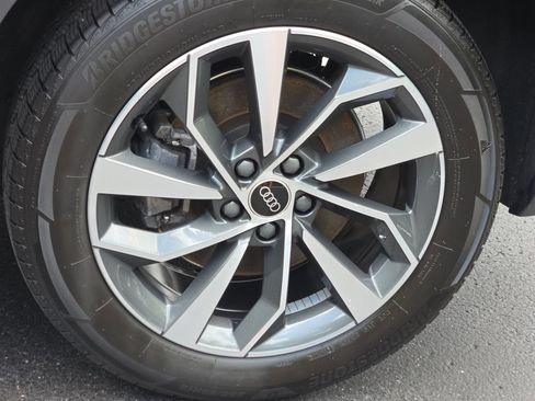 Certified 2023 Audi Q5 2.0T Premium w/ Convenience Package AWD/4WD image 11