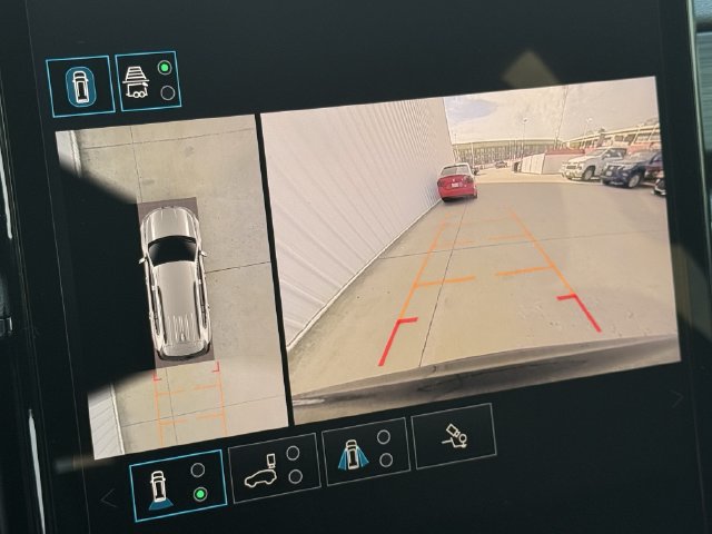 Used 2024 GMC Acadia Elevation FWD image 18