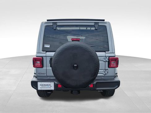 Used 2021 Jeep Wrangler Unlimited Sahara AWD/4WD image 4