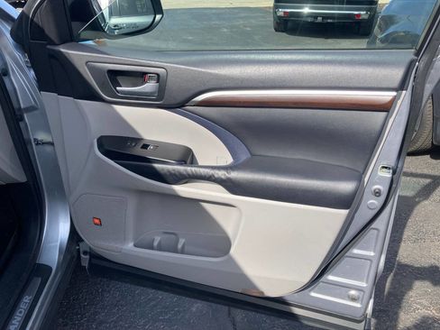 Used 2015 Toyota Highlander Limited image 48