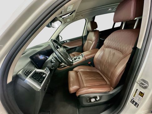 Used 2025 BMW X7 xDrive40i AWD/4WD image 13