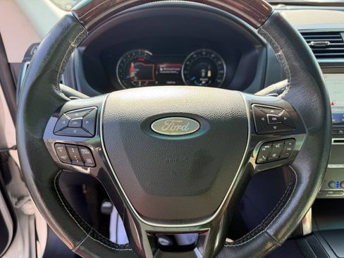 Used 2016 Ford Explorer Platinum AWD/4WD image 19