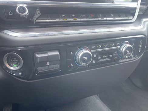 Used 2025 GMC Sierra 1500 SLT image 26