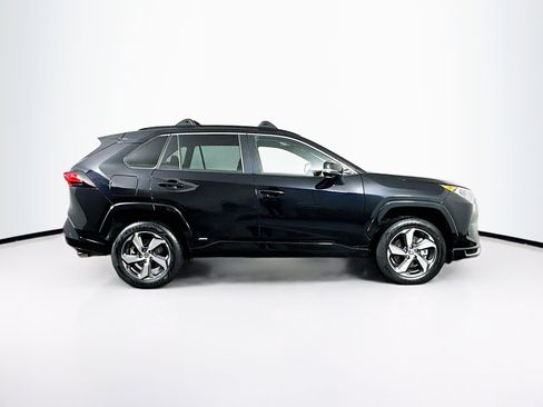 Used 2021 Toyota RAV4 SE image 10