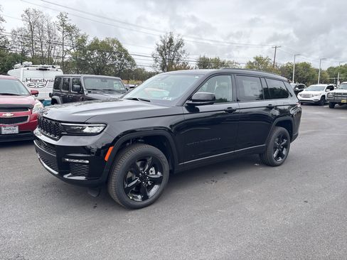 New 2025 Jeep Grand Cherokee L Limited w/ Black Appearance Package image 3