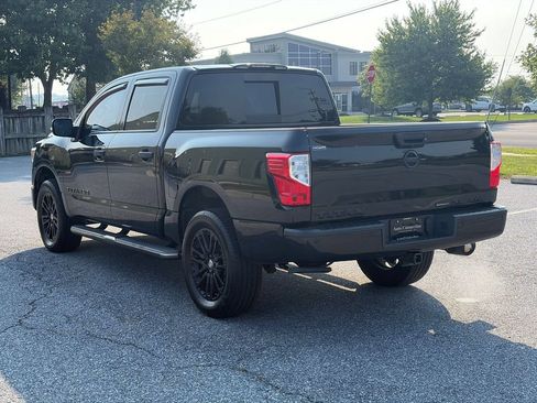 Used 2019 Nissan Titan SL w/ Midnight Edition AWD/4WD image 5