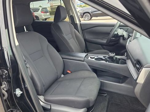 Used 2024 Nissan Rogue S AWD/4WD image 17