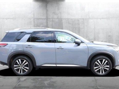 Used 2025 Nissan Pathfinder Platinum w/ Cargo Package FWD image 5
