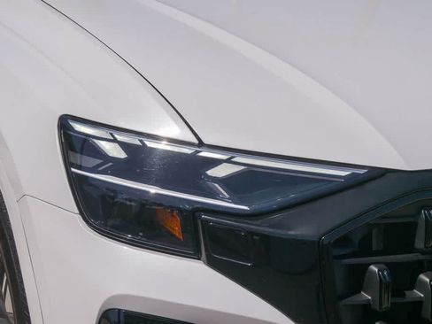 Used 2023 Audi Q8 Premium Plus w/ Premium Plus Package AWD/4WD image 4