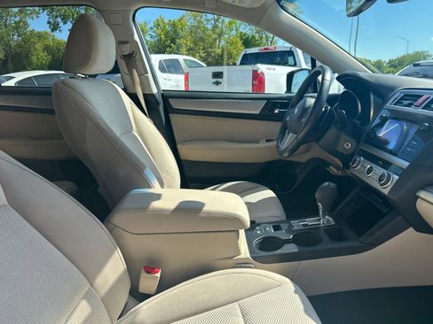 Used 2017 Subaru Outback 2.5i Premium AWD/4WD image 25