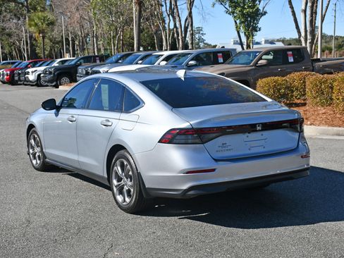 Used 2024 Honda Accord EX image 3