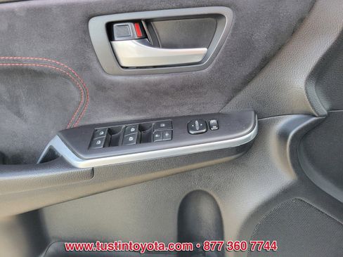 Used 2017 Toyota Camry XLE image 17