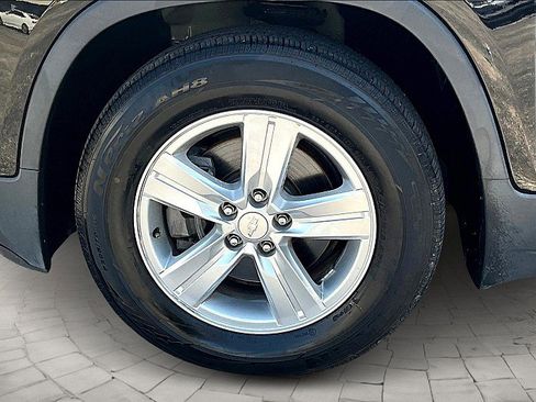 Used 2020 Chevrolet Trax LS w/ Tint and Cruise Package image 8
