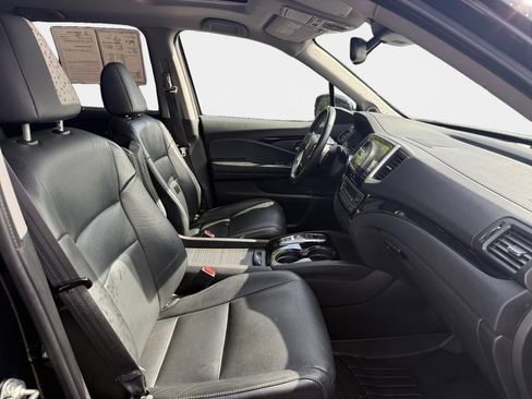 Used 2016 Honda Pilot Touring image 19