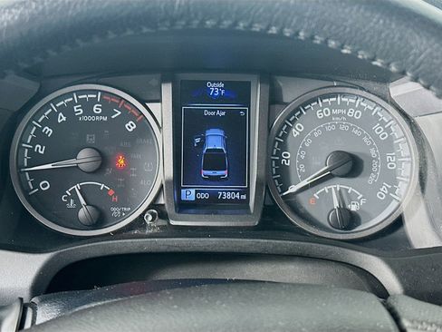 Used 2021 Toyota Tacoma TRD Off-Road AWD/4WD image 12
