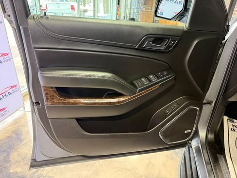 Used 2018 Chevrolet Suburban LT AWD/4WD image 35