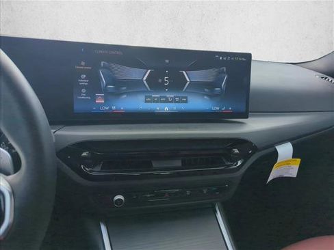 Used 2025 BMW 330i Sedan w/ M Sport Package image 10