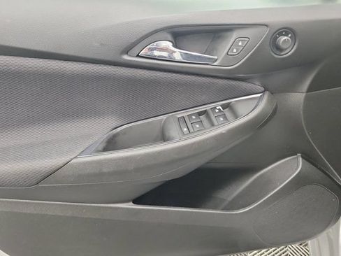 Used 2018 Chevrolet Cruze LT FWD image 19