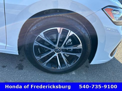 Used 2024 Volkswagen Jetta Sport image 33