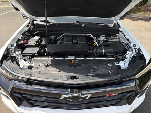 Used 2024 Chevrolet Colorado Z71 w/ Z71 Convenience Package 2 image 20