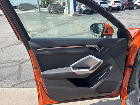 Used 2025 Audi Q3 2.0T Premium image 16