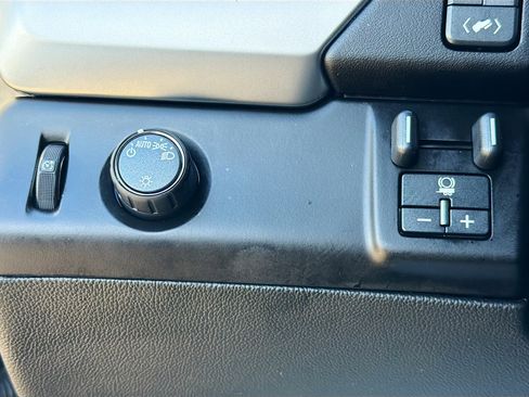 Used 2020 Chevrolet Suburban LS w/ Enhanced Driver Alert Package image 33