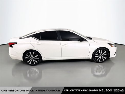 Used 2019 Nissan Altima 2.5 SR w/ SR Premium Package image 4