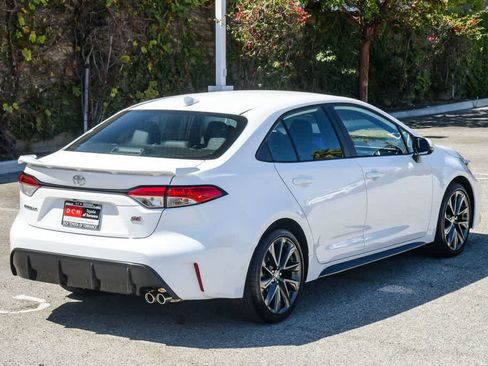 Used 2025 Toyota Corolla SE w/ Convenience Package FWD image 9