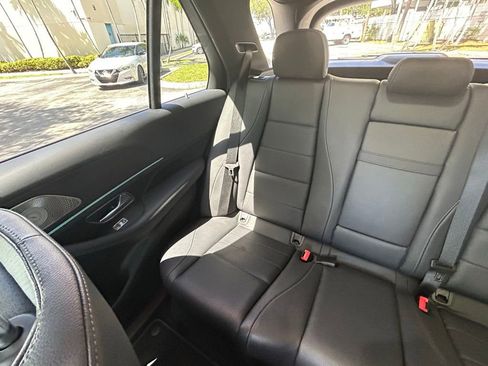 Used 2022 Mercedes-Benz GLE 350 4MATIC w/ Premium Package image 12