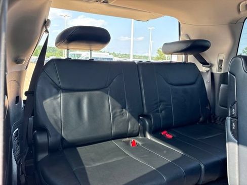 Used 2011 Lexus LX 570 4WD image 40