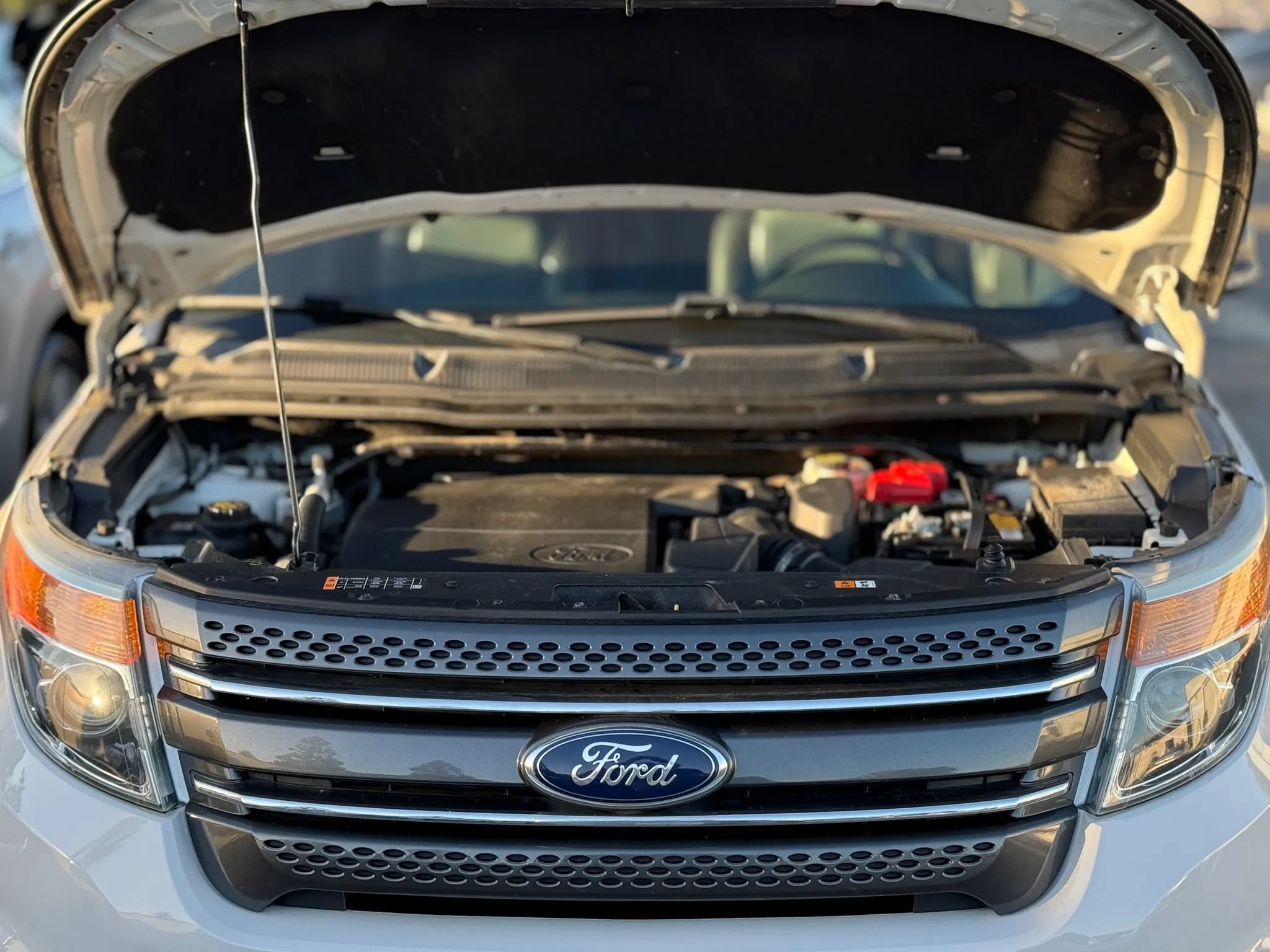 Used 2015 Ford Explorer XLT w/ Equipment Group 202B AWD/4WD image 30