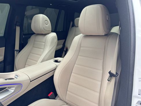 Used 2023 Mercedes-Benz GLS 450 4MATIC image 42