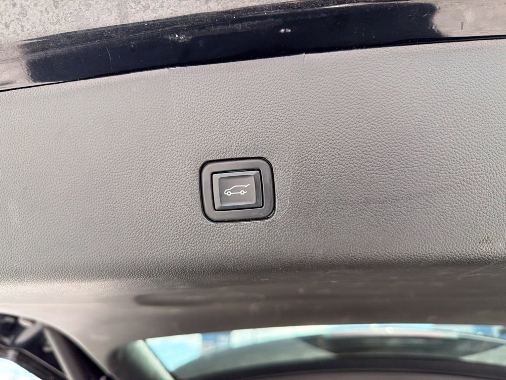 Used 2023 Chevrolet Traverse LT FWD image 10