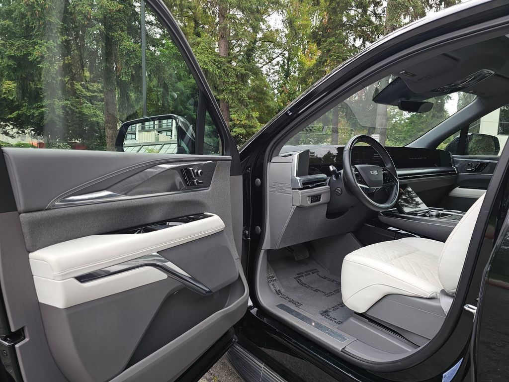 New 2026 Cadillac Escalade IQ Sport 1 w/ LPO, Floor Liner Package AWD/4WD image 22