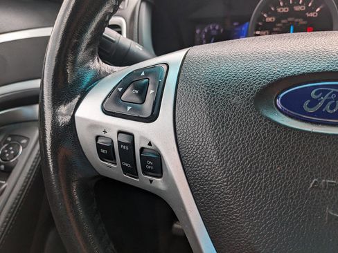 Used 2013 Ford Explorer XLT AWD/4WD image 32