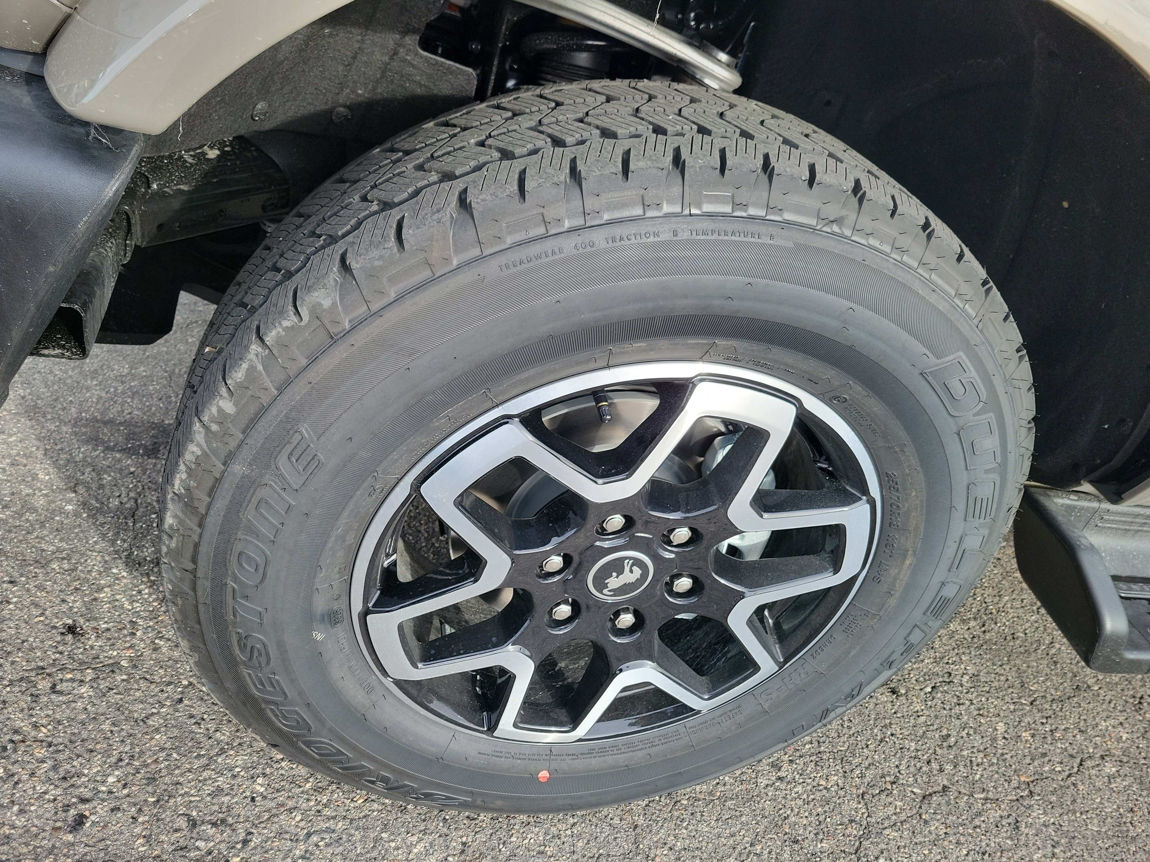 Used 2025 Ford Bronco Outer Banks AWD/4WD image 8